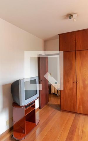 Casa à venda com 432m², 4 quartos e 4 vagas Casa à venda com 432m², 4 quartos e 4 vagasSuíte 01