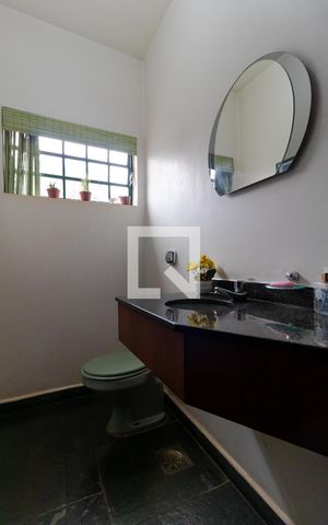Casa à venda com 432m², 4 quartos e 4 vagas Casa à venda com 432m², 4 quartos e 4 vagasLavabo