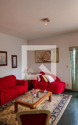 Casa à venda com 432m², 4 quartos e 4 vagas Casa à venda com 432m², 4 quartos e 4 vagasSalas