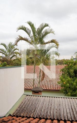 Casa à venda com 432m², 4 quartos e 4 vagas Casa à venda com 432m², 4 quartos e 4 vagasVista da Suíte 01