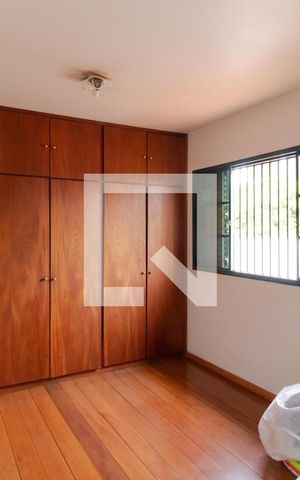 Casa à venda com 432m², 4 quartos e 4 vagas Casa à venda com 432m², 4 quartos e 4 vagasSuíte 01