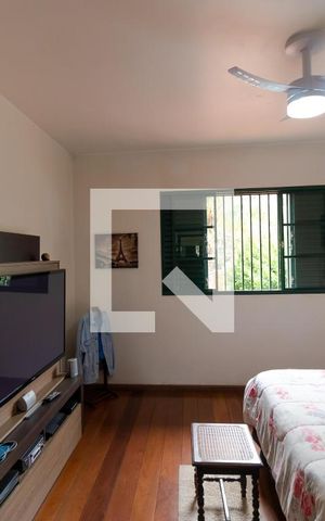 Casa à venda com 432m², 4 quartos e 4 vagas Casa à venda com 432m², 4 quartos e 4 vagasSuíte 02