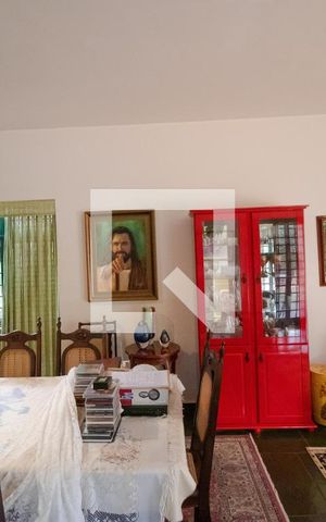 Casa à venda com 432m², 4 quartos e 4 vagas Casa à venda com 432m², 4 quartos e 4 vagasSalas