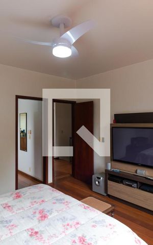 Casa à venda com 432m², 4 quartos e 4 vagas Casa à venda com 432m², 4 quartos e 4 vagasSuíte 02