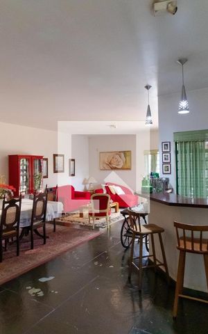 Casa à venda com 432m², 4 quartos e 4 vagas Casa à venda com 432m², 4 quartos e 4 vagasSalas