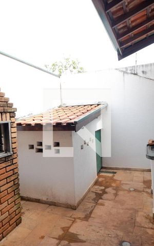 Casa à venda com 432m², 4 quartos e 4 vagas Casa à venda com 432m², 4 quartos e 4 vagasChurrasqueira
