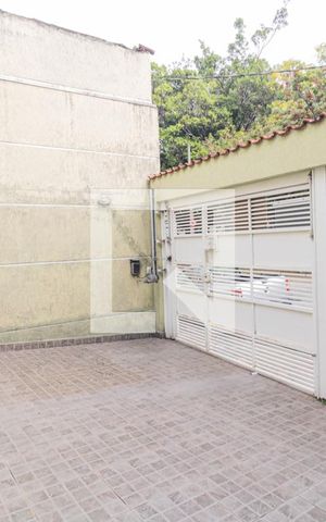 Casa à venda com 190m², 4 quartos e 3 vagas Casa à venda com 190m², 4 quartos e 3 vagasGaragem