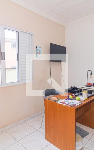 Casa à venda com 190m², 4 quartos e 3 vagas Casa à venda com 190m², 4 quartos e 3 vagasQuarto 1