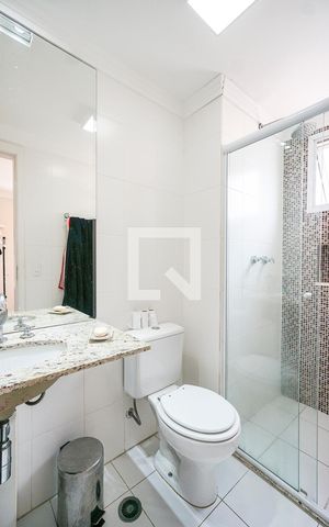 Apartamento à venda com 250m², 4 quartos e 4 vagas Apartamento à venda com 250m², 4 quartos e 4 vagasBanheiro da suíte 02