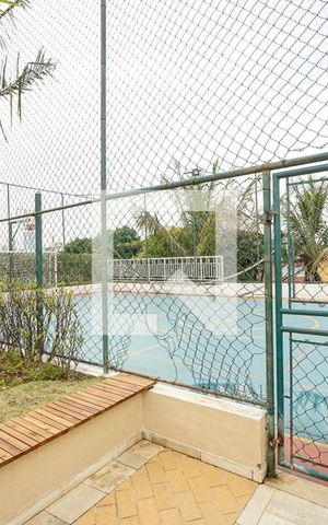 Apartamento à venda com 250m², 4 quartos e 4 vagas Apartamento à venda com 250m², 4 quartos e 4 vagasQuadra poliesportiva