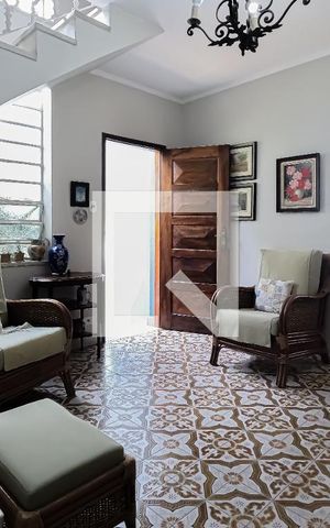 Casa à venda com 300m², 3 quartos e 3 vagas Casa à venda com 300m², 3 quartos e 3 vagasSala 1