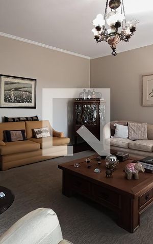 Casa à venda com 300m², 3 quartos e 3 vagas Casa à venda com 300m², 3 quartos e 3 vagasSala 3