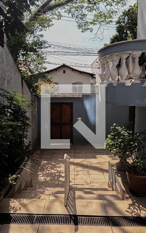Casa à venda com 300m², 3 quartos e 3 vagas Casa à venda com 300m², 3 quartos e 3 vagasGaragem