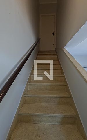 Casa à venda com 300m², 3 quartos e 3 vagas Casa à venda com 300m², 3 quartos e 3 vagasEntrada