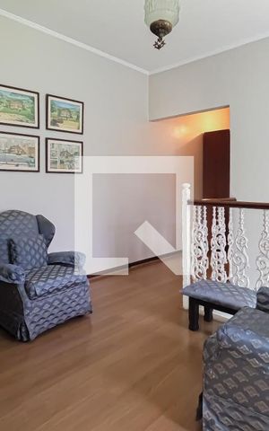 Casa à venda com 300m², 3 quartos e 3 vagas Casa à venda com 300m², 3 quartos e 3 vagasSala 2