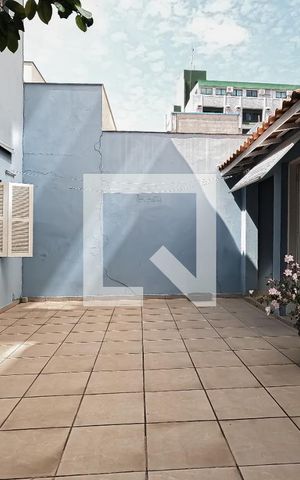 Casa à venda com 300m², 3 quartos e 3 vagas Casa à venda com 300m², 3 quartos e 3 vagasQuintal