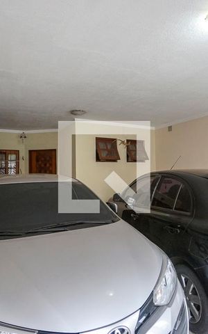 Casa à venda com 250m², 3 quartos e 2 vagas Casa à venda com 250m², 3 quartos e 2 vagasGaragem