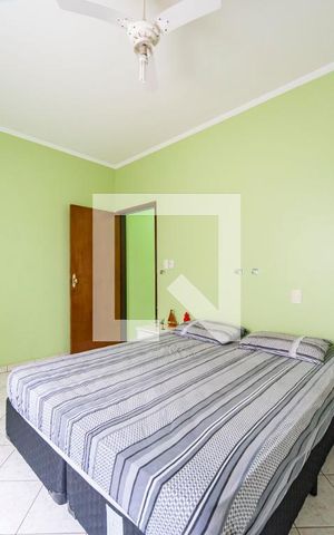 Casa à venda com 302m², 4 quartos e 2 vagas Casa à venda com 302m², 4 quartos e 2 vagasQuarto 3