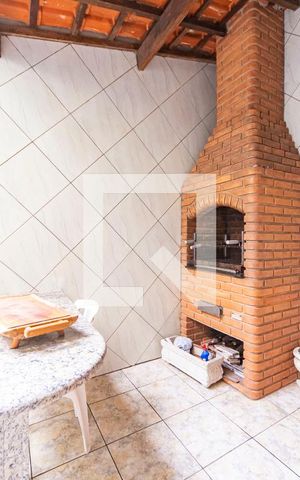 Casa à venda com 302m², 4 quartos e 2 vagas Casa à venda com 302m², 4 quartos e 2 vagasChurrasqueira