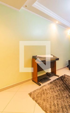 Casa à venda com 302m², 4 quartos e 2 vagas Casa à venda com 302m², 4 quartos e 2 vagasSala