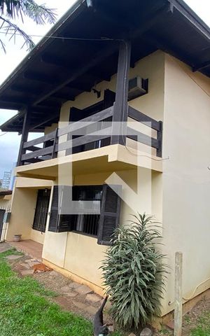 Casa para alugar com 250m², 4 quartos e 4 vagasFachada