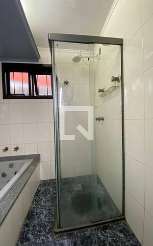 Casa para alugar com 250m², 4 quartos e 4 vagasBanheiro da Suíte