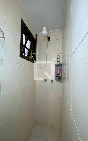 Casa para alugar com 250m², 4 quartos e 4 vagasBanheiro 2