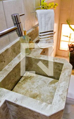 Casa à venda com 150m², 3 quartos e 2 vagas Casa à venda com 150m², 3 quartos e 2 vagasLavabo