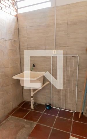 Casa para alugar com 90m², 2 quartos e 1 vagaArea de serviço
