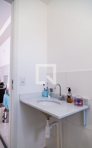 Apartamento à venda com 35m², 2 quartos e sem vagaBanheiro