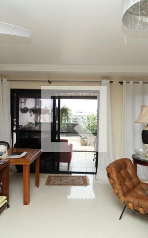 Apartamento à venda com 240m², 3 quartos e 2 vagasSala