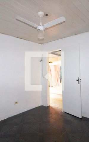 Casa para alugar com 55m², 2 quartos e sem vaga Casa para alugar com 55m², 2 quartos e sem vagaSala