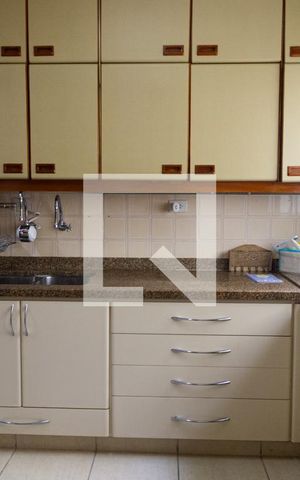 Apartamento à venda com 180m², 3 quartos e 2 vagas Apartamento à venda com 180m², 3 quartos e 2 vagasCozinha - Armários