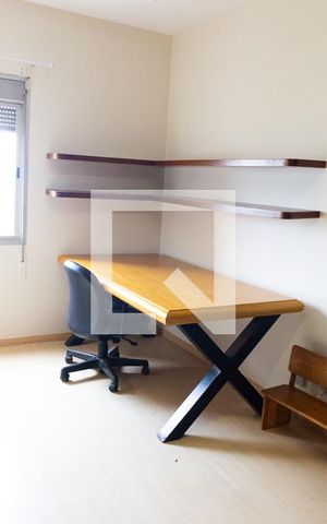 Apartamento à venda com 180m², 3 quartos e 2 vagas Apartamento à venda com 180m², 3 quartos e 2 vagasEscritório