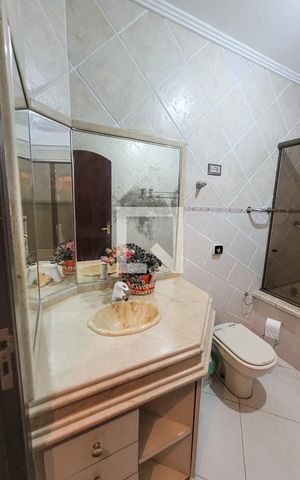 Casa à venda com 225m², 5 quartos e 2 vagas Casa à venda com 225m², 5 quartos e 2 vagasSuíte