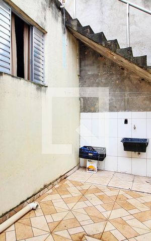 Casa para alugar com 30m², 1 quarto e 1 vagaÁrea de Serviço