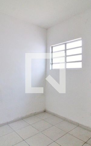 Casa para alugar com 30m², 1 quarto e 1 vagaSala