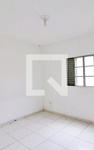 Casa para alugar com 30m², 1 quarto e 1 vagaQuarto