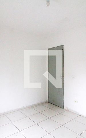 Casa para alugar com 30m², 1 quarto e 1 vagaQuarto