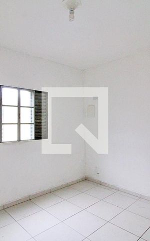 Casa para alugar com 30m², 1 quarto e 1 vagaQuarto