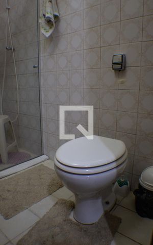 Apartamento à venda com 49m², 2 quartos e 1 vaga Apartamento à venda com 49m², 2 quartos e 1 vagaBanheiro