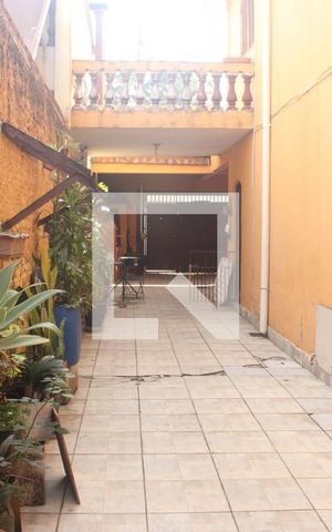 Casa à venda com 150m², 3 quartos e 8 vagasQuintal