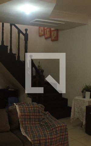 Casa à venda com 150m², 3 quartos e 8 vagasSala