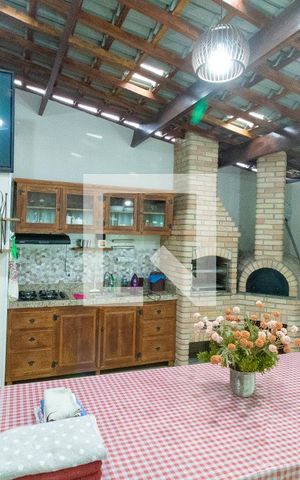 Casa para alugar com 400m², 3 quartos e 6 vagasChurrasqueira