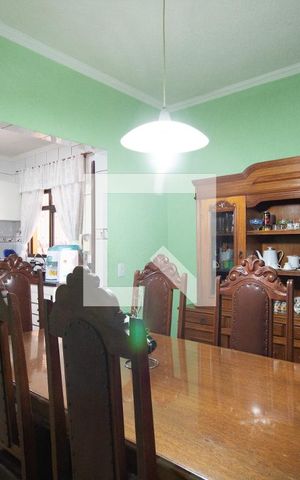 Casa à venda com 200m², 4 quartos e 5 vagas Casa à venda com 200m², 4 quartos e 5 vagasCopa