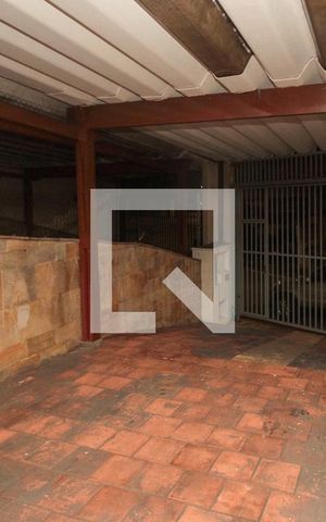 Casa à venda com 220m², 3 quartos e 4 vagas Casa à venda com 220m², 3 quartos e 4 vagasGaragem