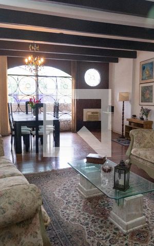 Apartamento à venda com 170m², 4 quartos e 1 vaga Apartamento à venda com 170m², 4 quartos e 1 vagaSala