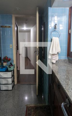 Apartamento à venda com 170m², 4 quartos e 1 vaga Apartamento à venda com 170m², 4 quartos e 1 vagaBanheiro da Suíte
