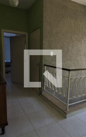 Casa à venda com 180m², 4 quartos e 2 vagasCorredor