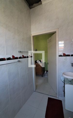 Casa à venda com 180m², 4 quartos e 2 vagasBanheiro